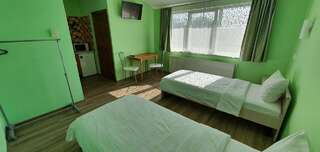 Отель Luxor Inn & Suites Черновцы Улучшенный двухместный номер с 2 отдельными кроватями и видом на сад-4