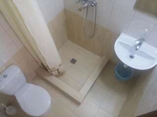 Отель Luxor Inn & Suites Черновцы Улучшенный трехместный номер-7